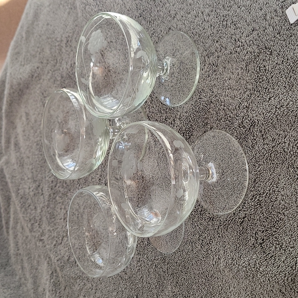 Vintage Set of Etched Glass Dessert Cups!!